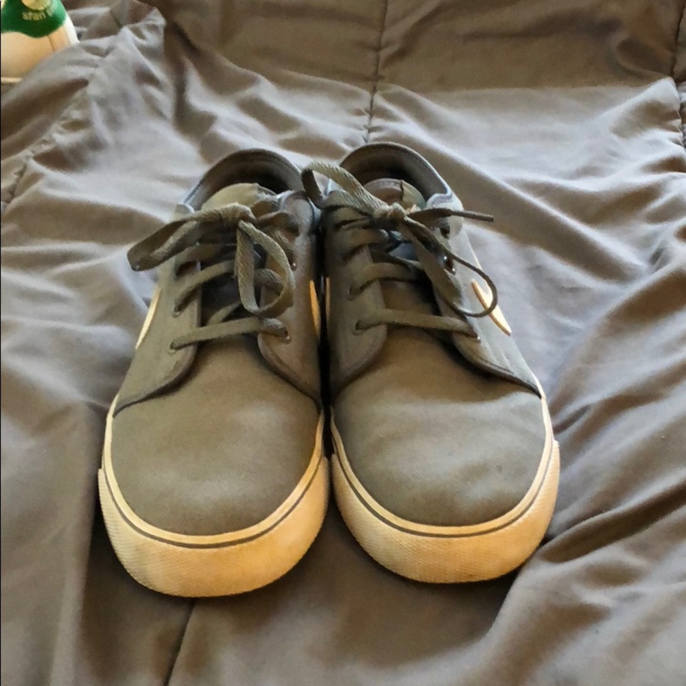 Nike casual shoe - Picture 4 of 4